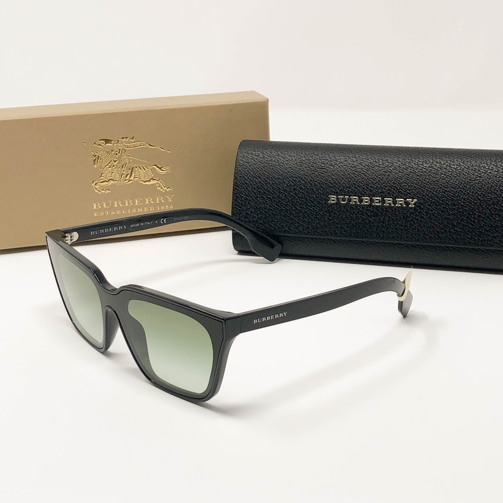 Burberry Square Frame Shield Sunglasses in Black